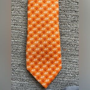 VINEYARD VINES TIE. ONE SIZE FITS ALL. CUSTOM MADE BRAND NEW